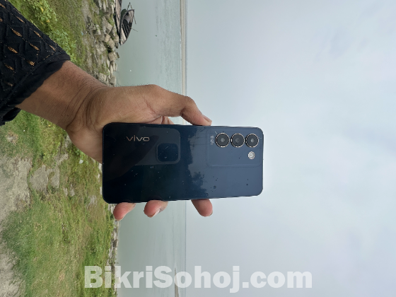 Vivo y200e